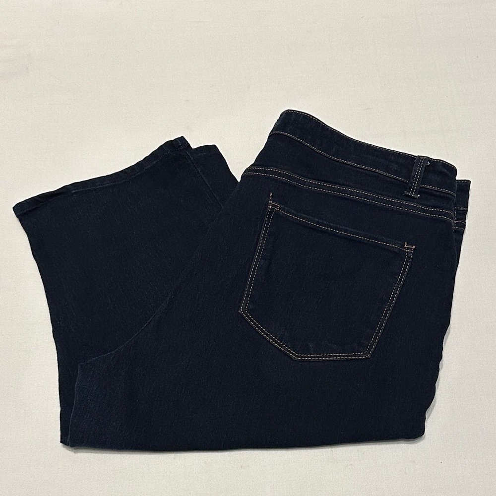 No Boundaries Capri Jeans